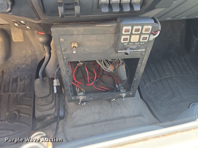 image for item DO7856 2012 Ford F450 Super Duty XL flatbed truck