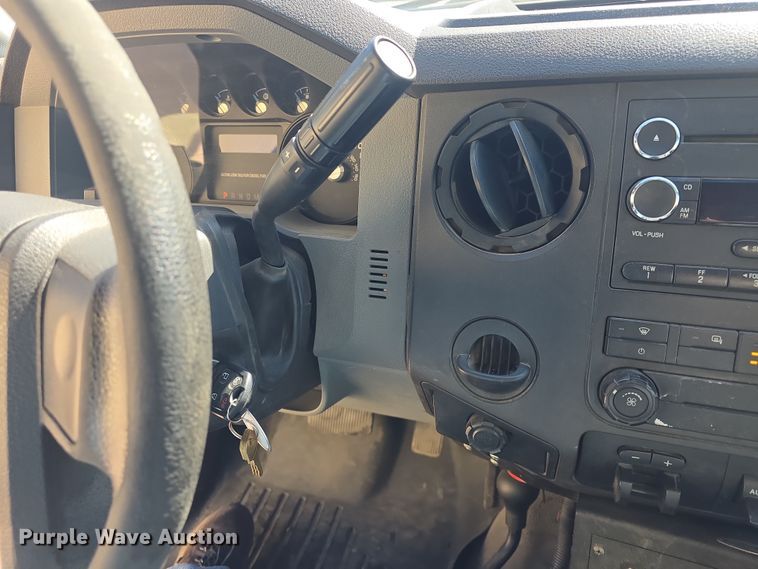 image for item DO7856 2012 Ford F450 Super Duty XL flatbed truck