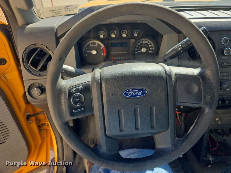 image for item DO7856 2012 Ford F450 Super Duty XL flatbed truck