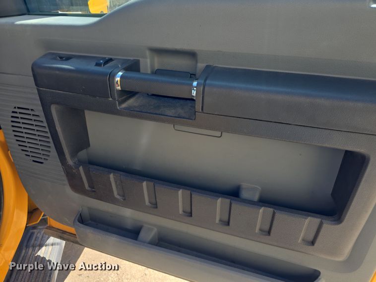 image for item DO7856 2012 Ford F450 Super Duty XL flatbed truck