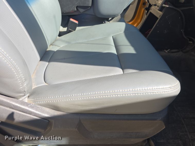 image for item DO7856 2012 Ford F450 Super Duty XL flatbed truck