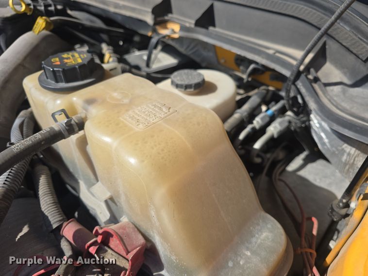 image for item DO7856 2012 Ford F450 Super Duty XL flatbed truck