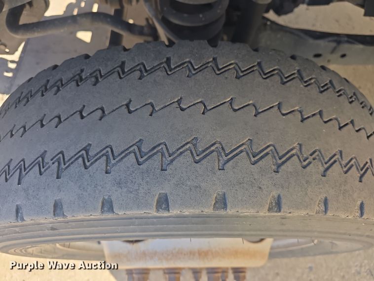 image for item DO7856 2012 Ford F450 Super Duty XL flatbed truck