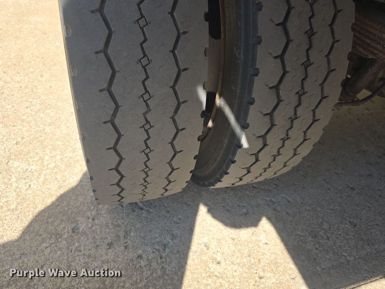 image for item DO7856 2012 Ford F450 Super Duty XL flatbed truck