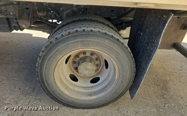 image for item DO7856 2012 Ford F450 Super Duty XL flatbed truck