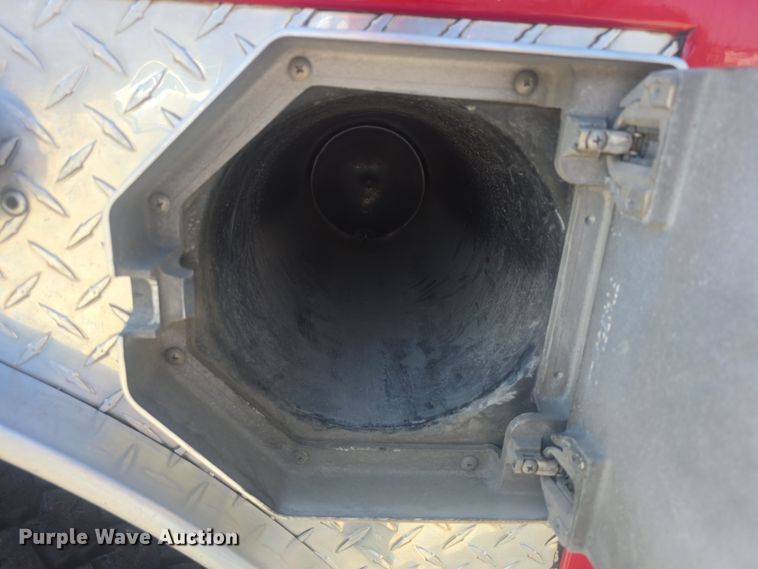 image for item DO7860 2000 E-One fire truck