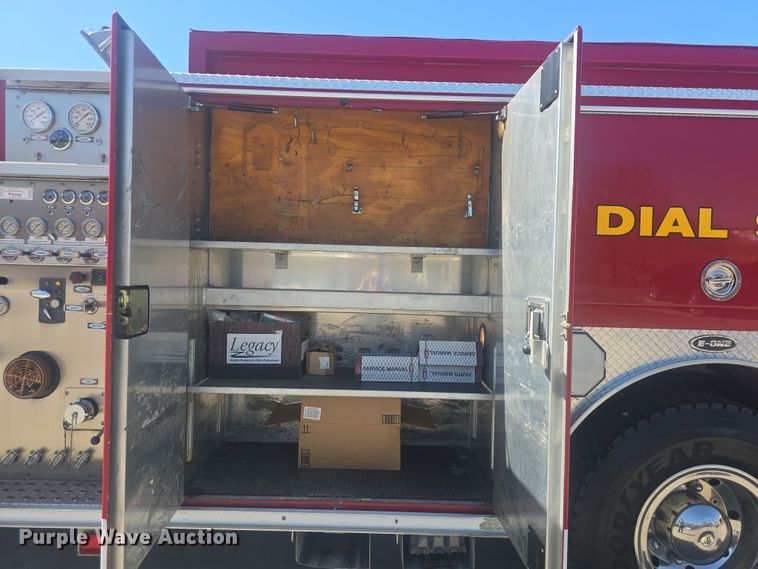 image for item DO7860 2000 E-One fire truck