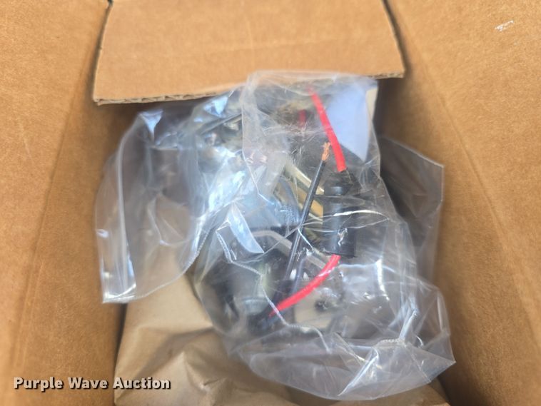 image for item DO7860 2000 E-One fire truck