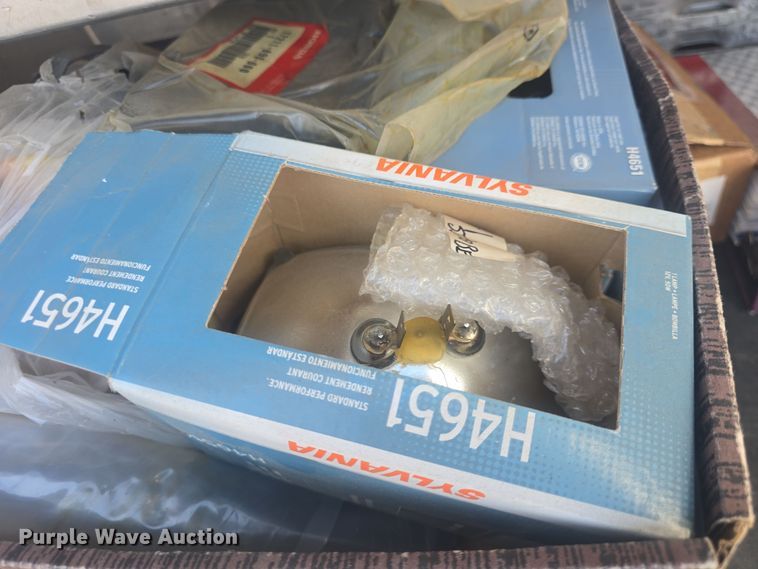 image for item DO7860 2000 E-One fire truck