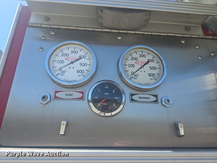 image for item DO7860 2000 E-One fire truck