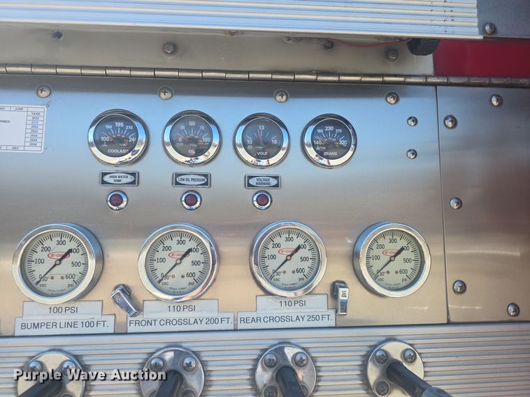 image for item DO7860 2000 E-One fire truck