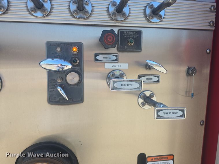 image for item DO7860 2000 E-One fire truck