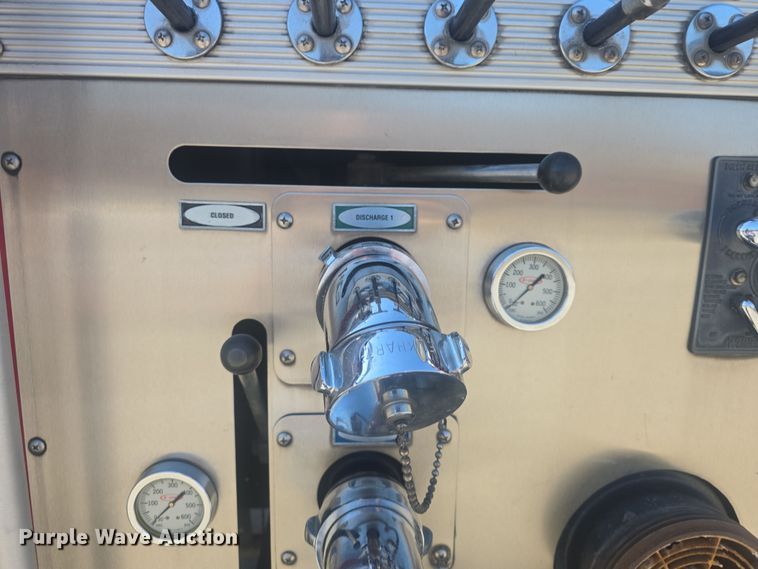 image for item DO7860 2000 E-One fire truck