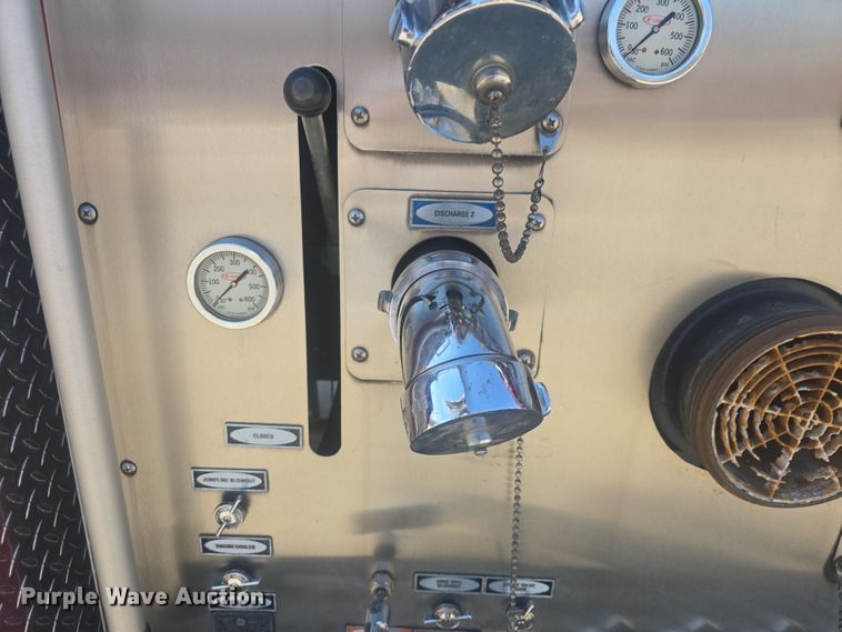 image for item DO7860 2000 E-One fire truck