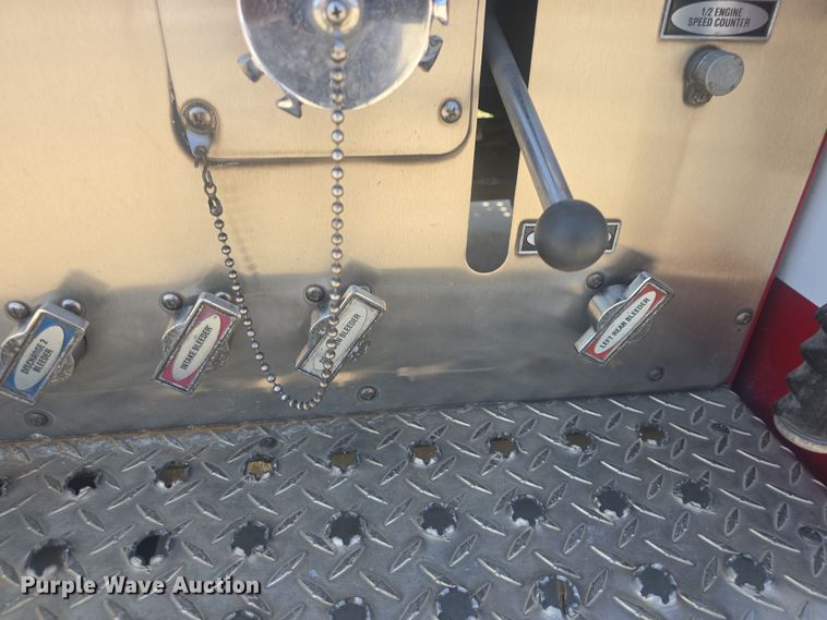 image for item DO7860 2000 E-One fire truck