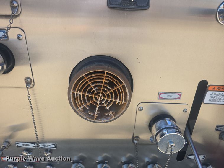 image for item DO7860 2000 E-One fire truck