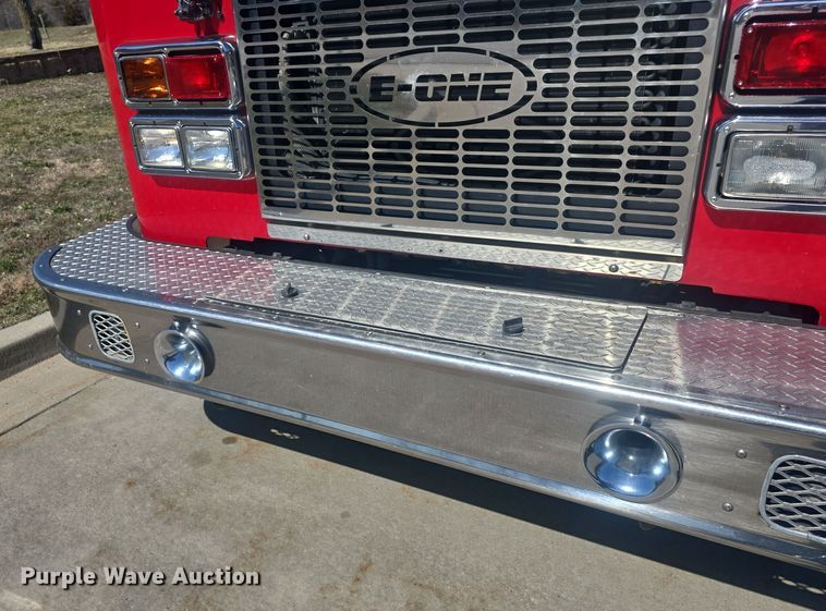 image for item DO7860 2000 E-One fire truck