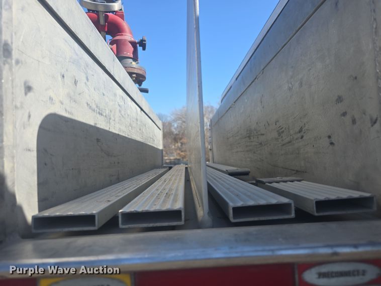 image for item DO7860 2000 E-One fire truck