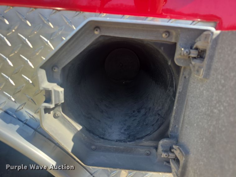 image for item DO7860 2000 E-One fire truck