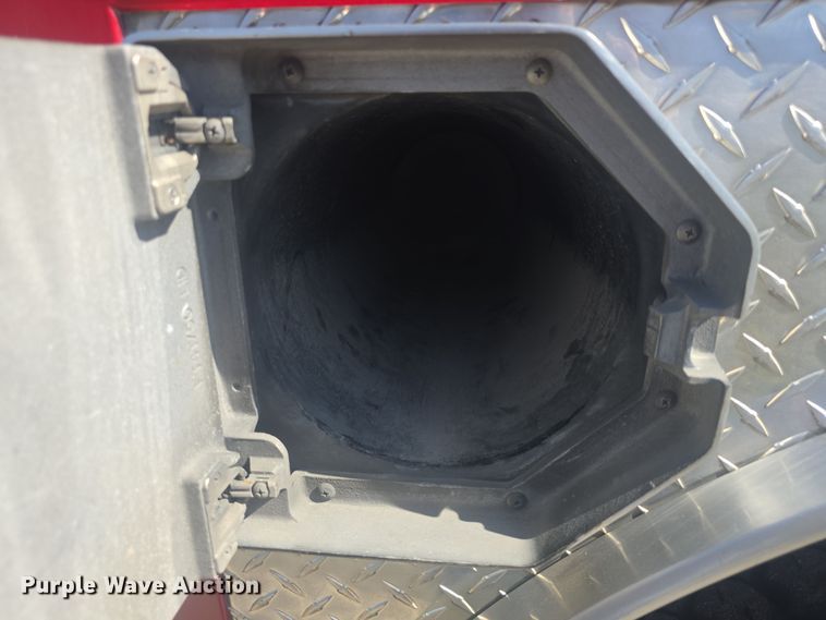 image for item DO7860 2000 E-One fire truck