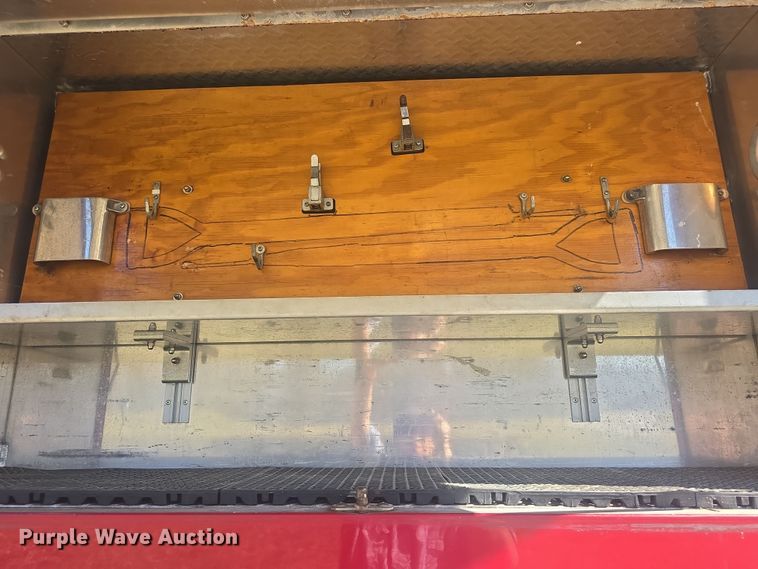 image for item DO7860 2000 E-One fire truck