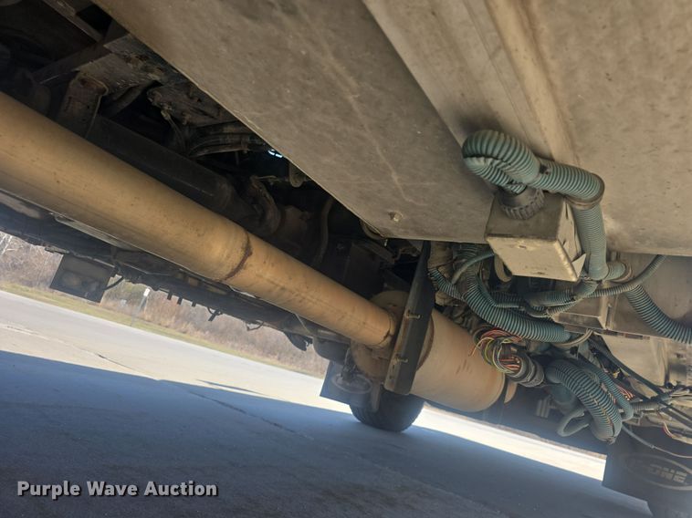 image for item DO7860 2000 E-One fire truck