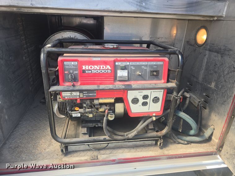 image for item DO7860 2000 E-One fire truck