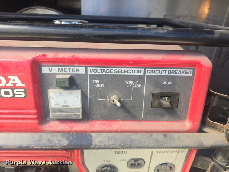 image for item DO7860 2000 E-One fire truck