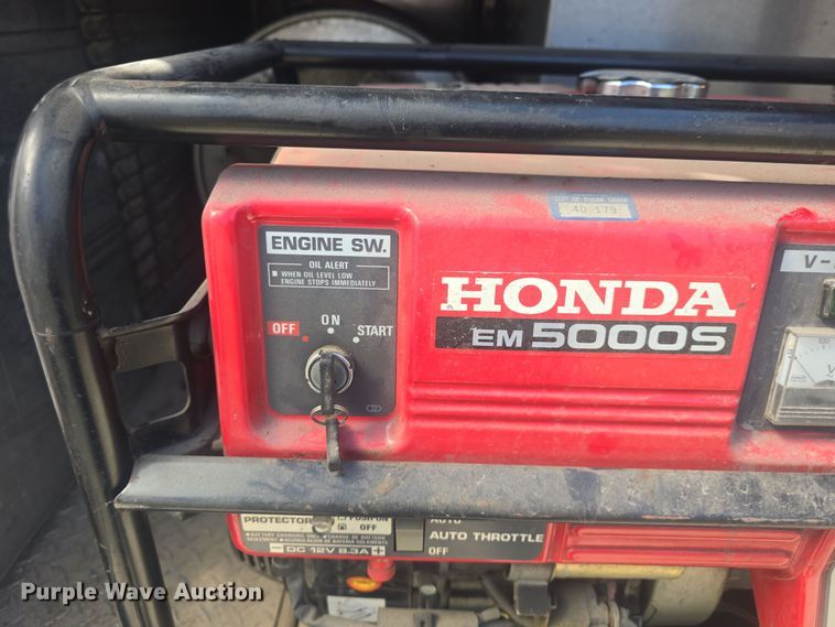 image for item DO7860 2000 E-One fire truck