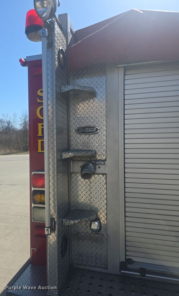image for item DO7860 2000 E-One fire truck
