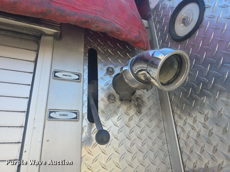 image for item DO7860 2000 E-One fire truck