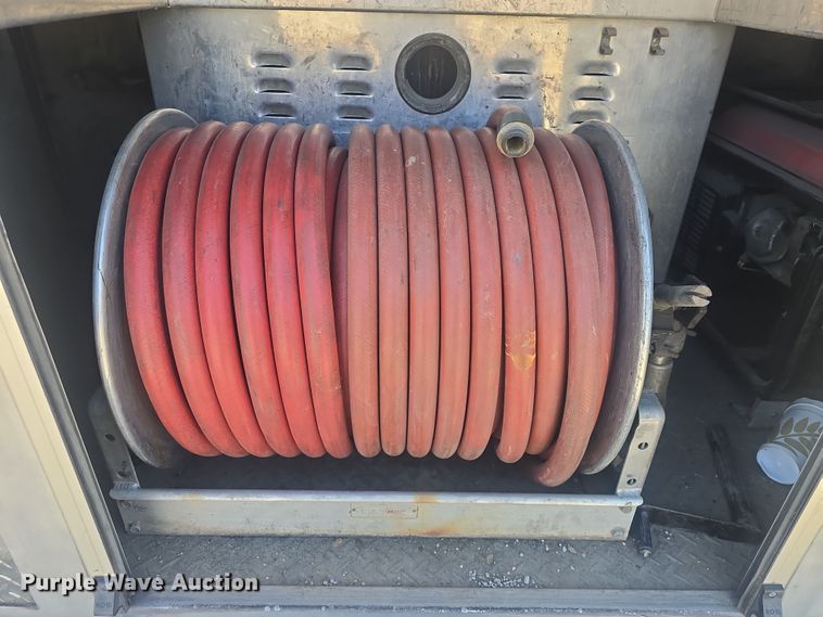 image for item DO7860 2000 E-One fire truck