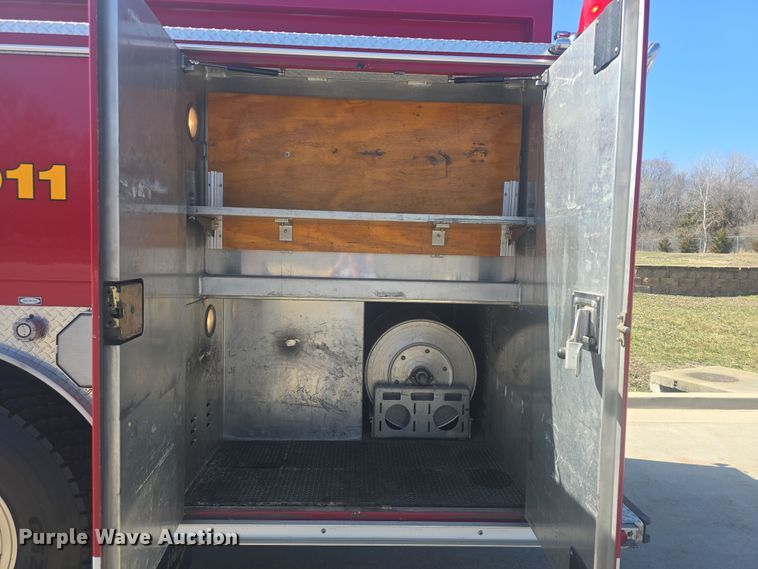 image for item DO7860 2000 E-One fire truck