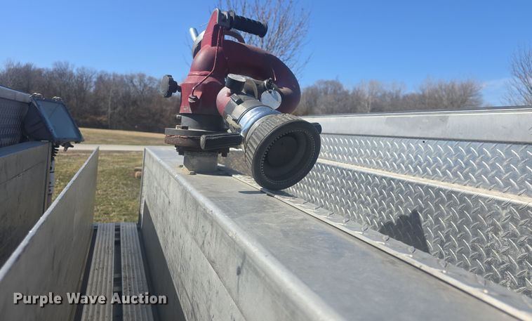 image for item DO7860 2000 E-One fire truck