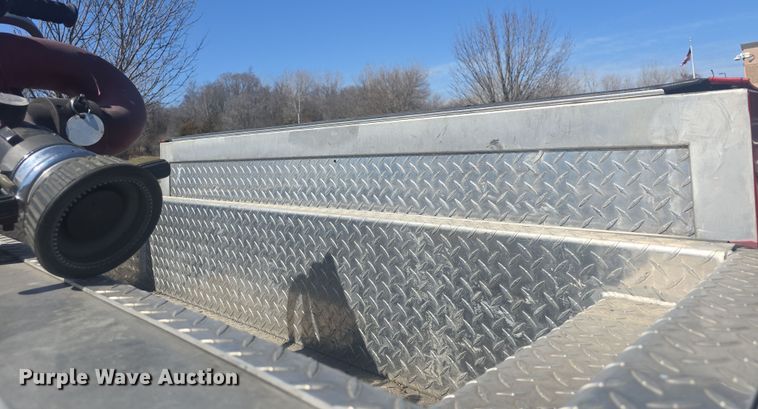 image for item DO7860 2000 E-One fire truck