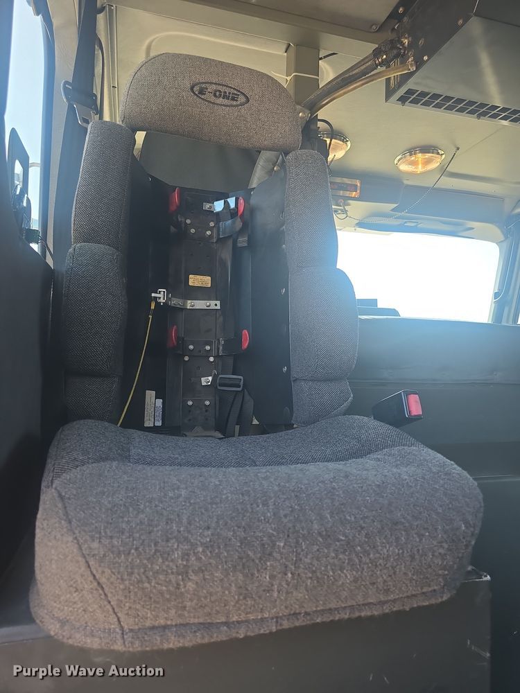 image for item DO7860 2000 E-One fire truck