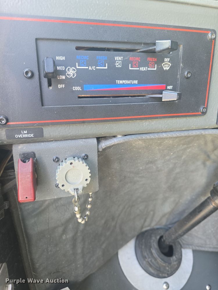 image for item DO7860 2000 E-One fire truck