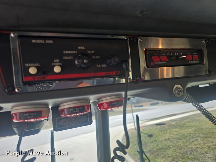 image for item DO7860 2000 E-One fire truck