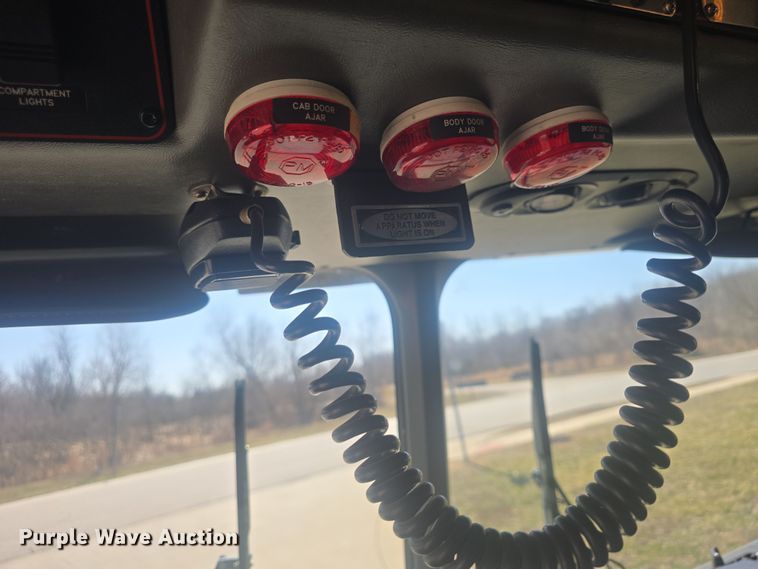 image for item DO7860 2000 E-One fire truck