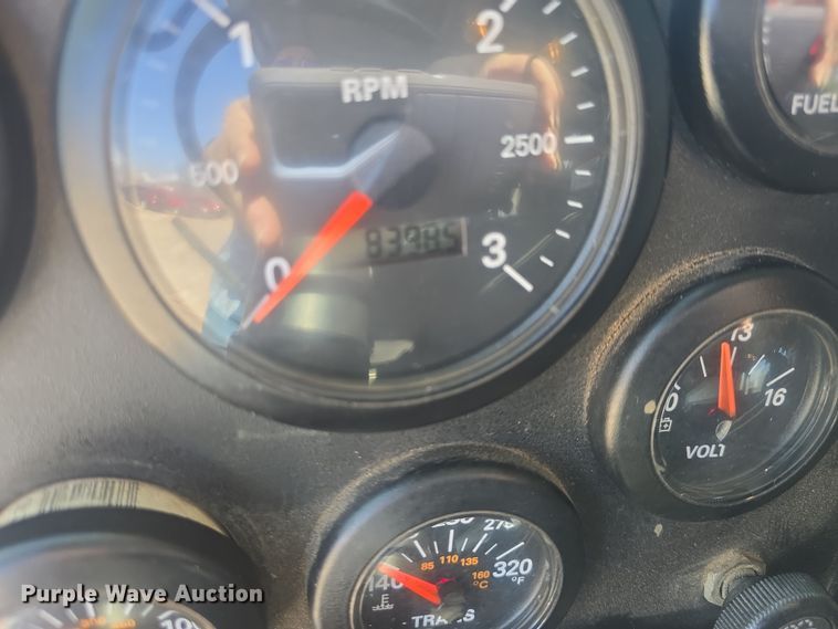 image for item DO7860 2000 E-One fire truck