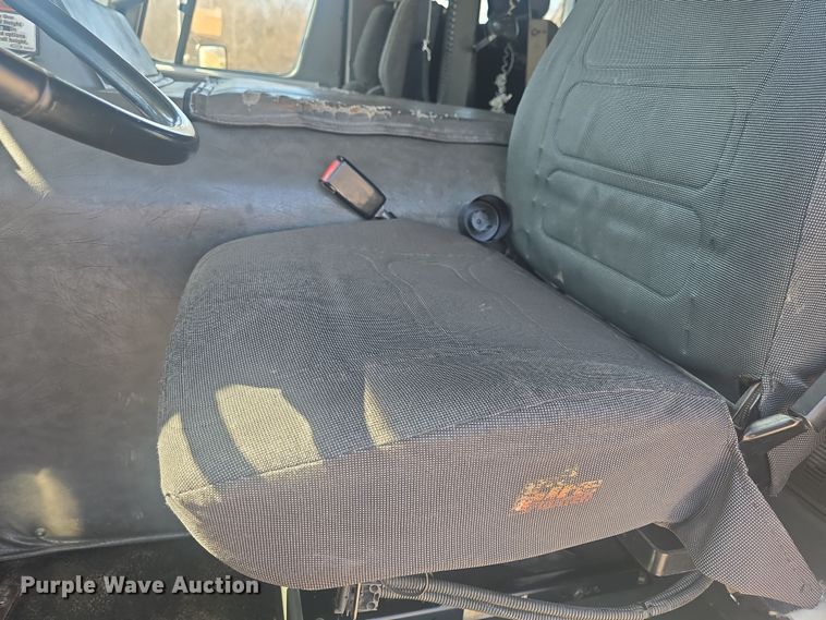 image for item DO7860 2000 E-One fire truck