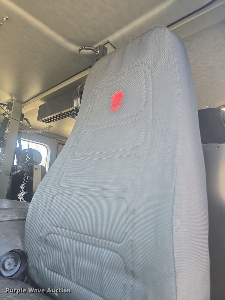 image for item DO7860 2000 E-One fire truck