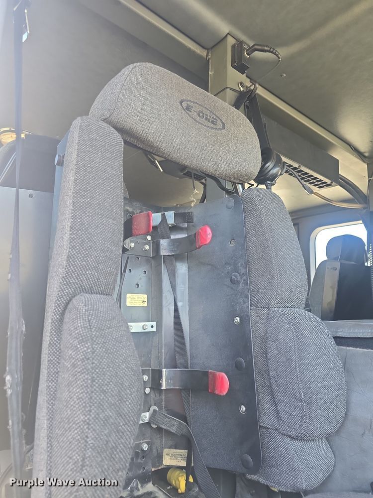 image for item DO7860 2000 E-One fire truck