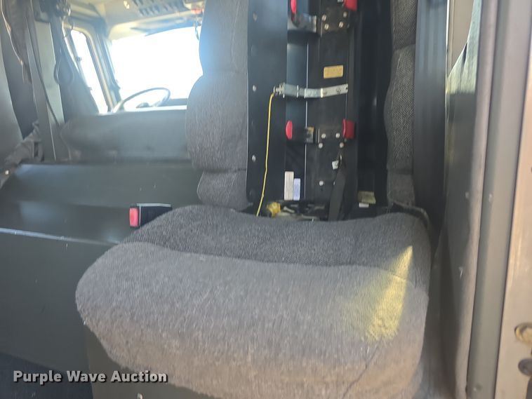 image for item DO7860 2000 E-One fire truck