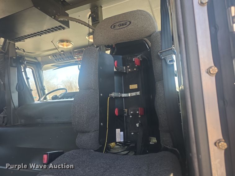 image for item DO7860 2000 E-One fire truck