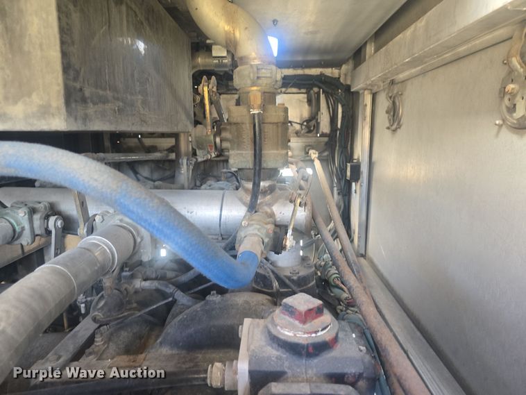 image for item DO7860 2000 E-One fire truck