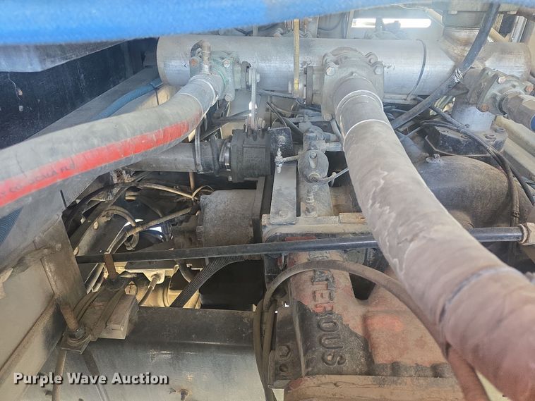 image for item DO7860 2000 E-One fire truck