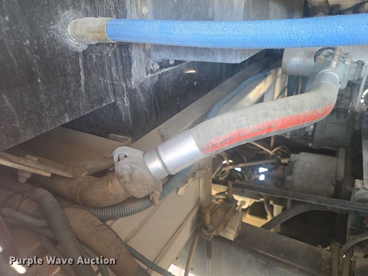 image for item DO7860 2000 E-One fire truck