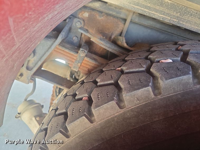 image for item DO7860 2000 E-One fire truck