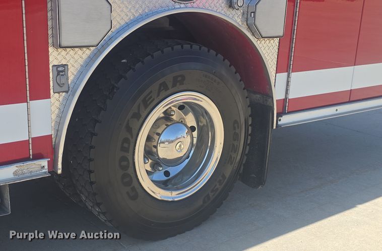 image for item DO7860 2000 E-One fire truck